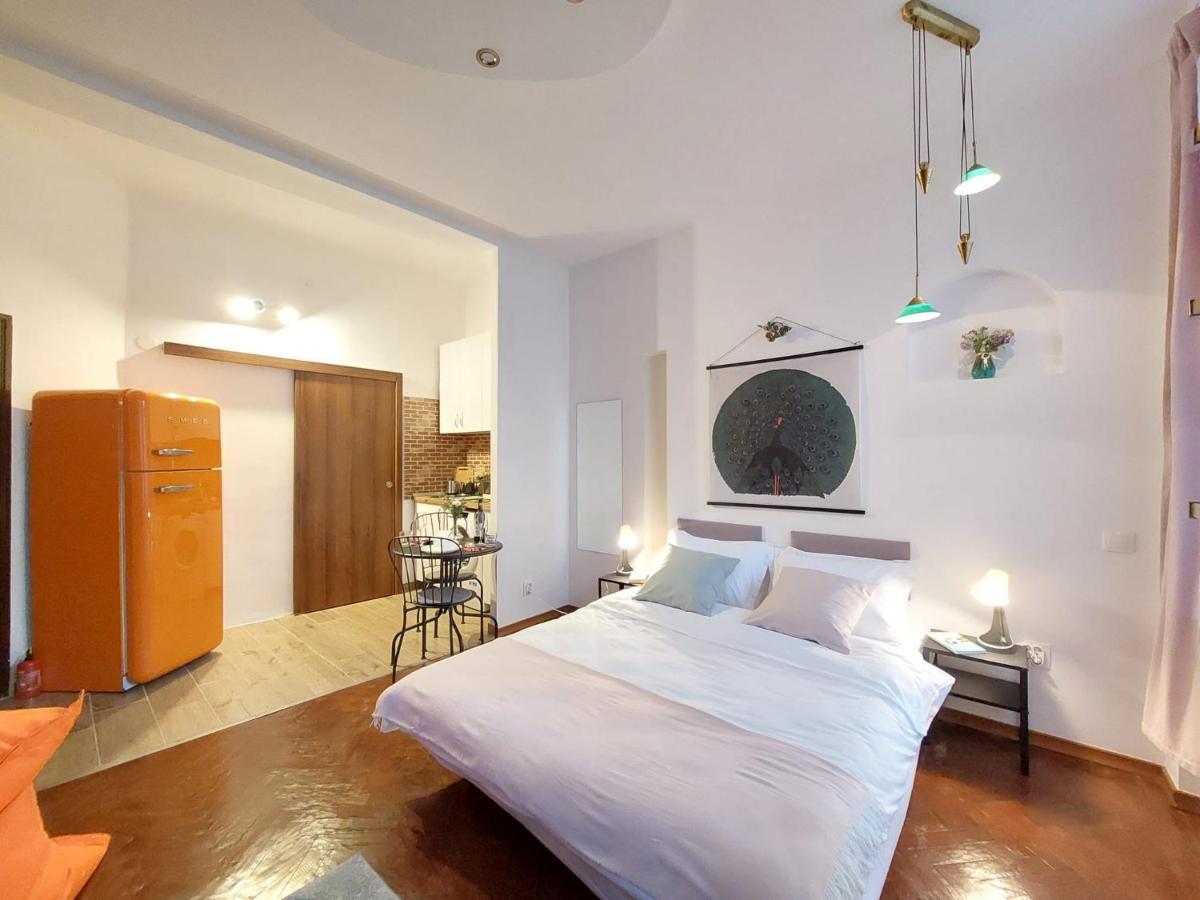 Sweet Dreams Suites Cosy Studio Piata Romana Бухарест Екстер'єр фото