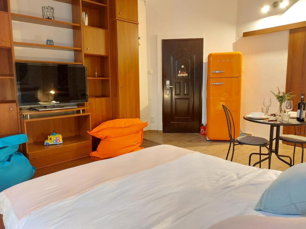 Sweet Dreams Suites Cosy Studio Piata Romana Бухарест Екстер'єр фото