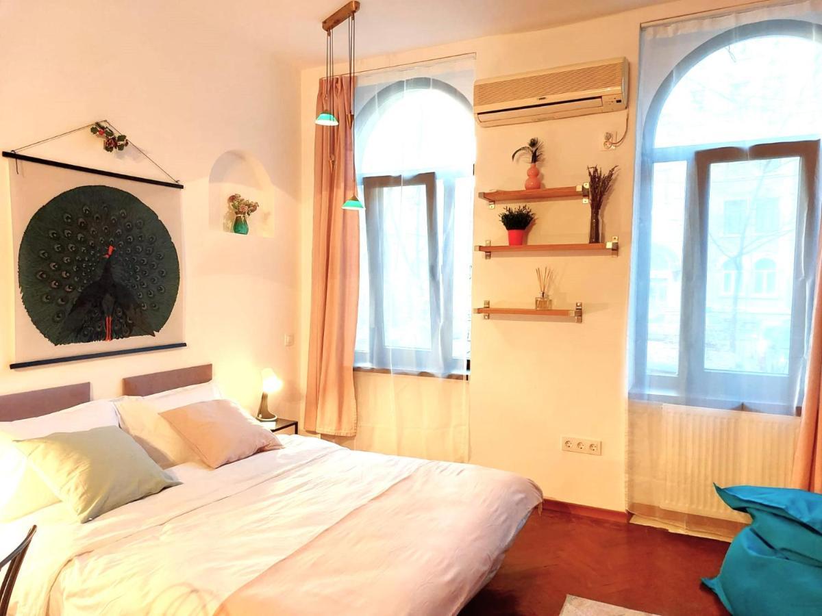 Sweet Dreams Suites Cosy Studio Piata Romana Бухарест Екстер'єр фото